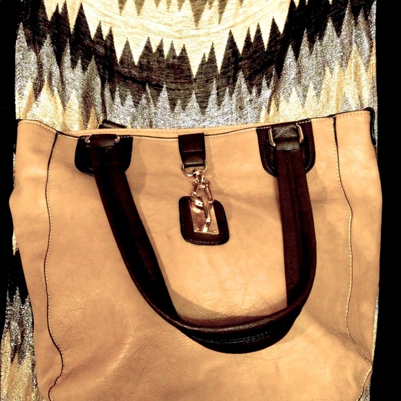 🌻BLUSH🌻 Handbags - NEUTRAL TAN & CHOCOLATE BROWN VEGAN LEATHER TOTE /LAPTOP BAG